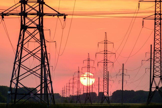 La Red Eléctrica de EE.UU. Bajo Presión por la Demanda Energética de la IA